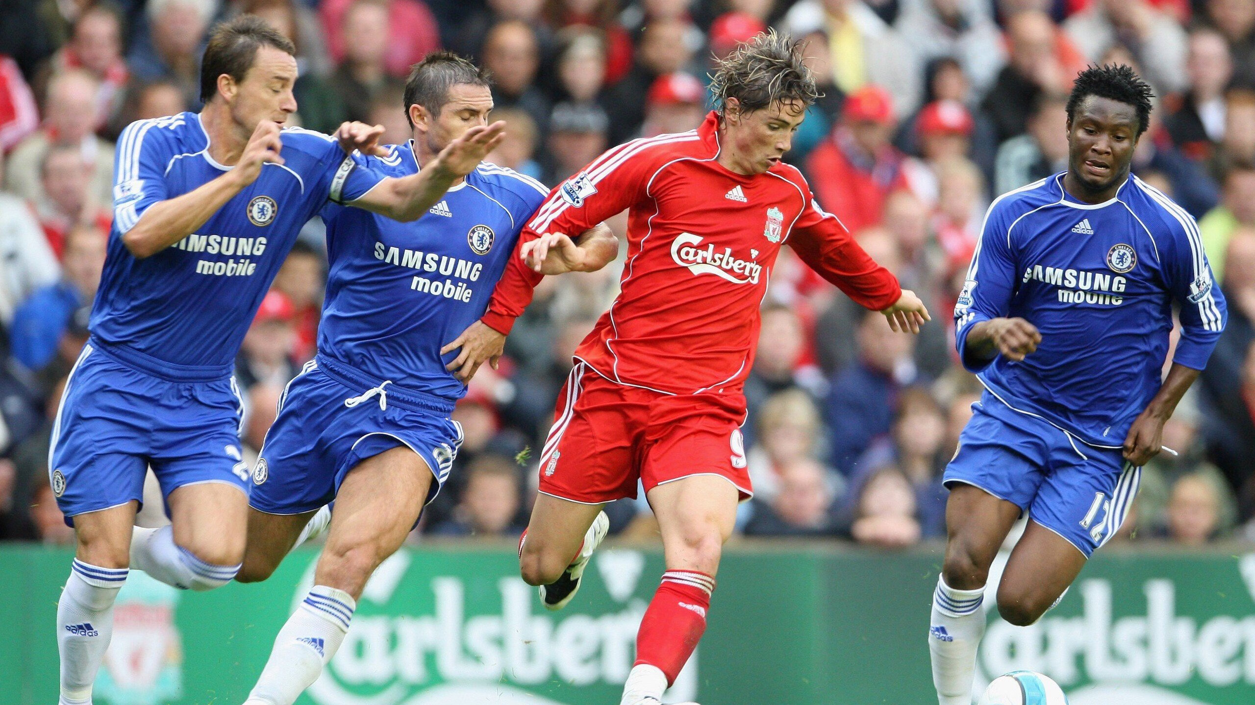 CS2枪械对决引爆全场热血,cs1.6对枪